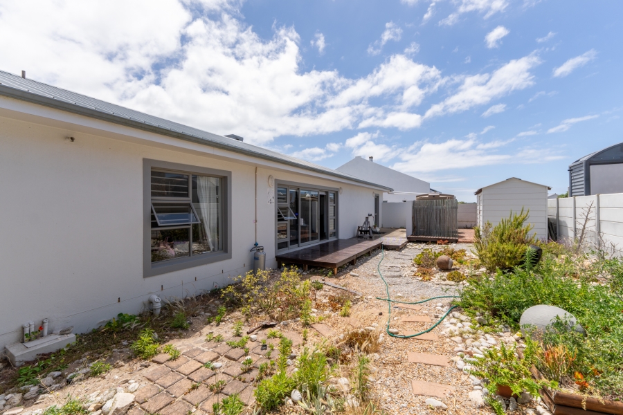 4 Bedroom Property for Sale in Struisbaai Western Cape